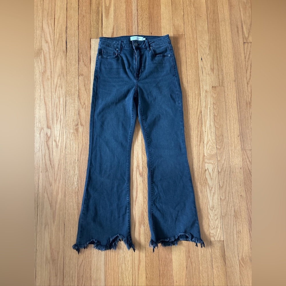 HIDDEN Los Angeles Jeans Womens 27 Black Happi Cropped Flare Stretch Fly Raw Hem